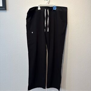 FIGS Technical Collection Kade Cargo Scrub Pants Black L/P T21004